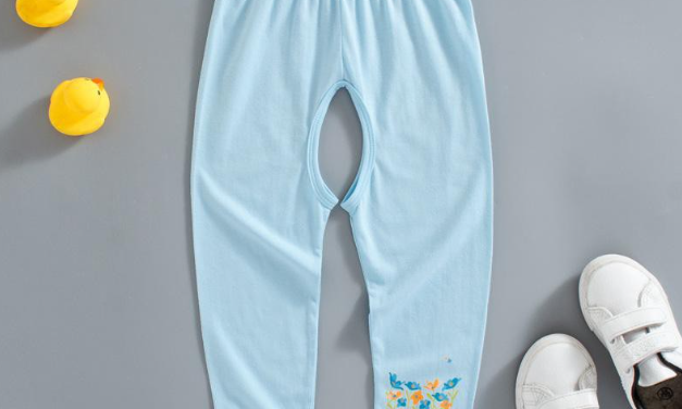 Baby girls should wear “crotch pants” early